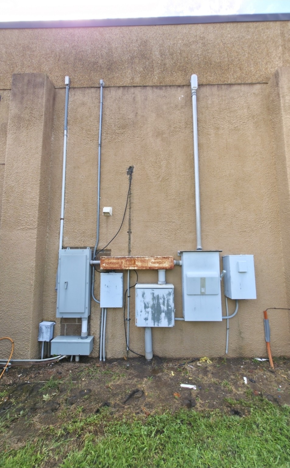 Commercial wall detail: after cleaning