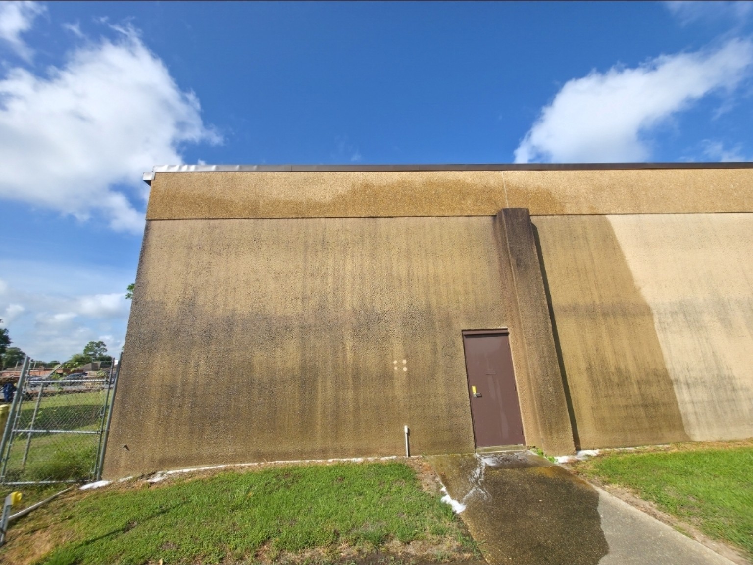 Commercial exterior cleaning: before cleaning